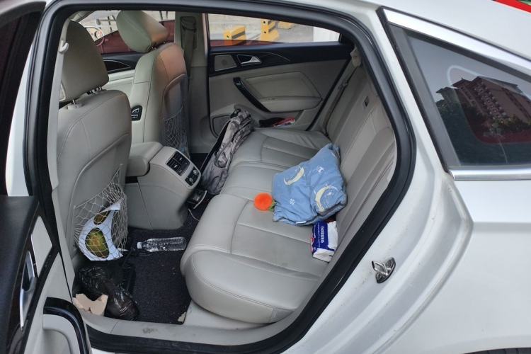 Used Zotye Z700 2016 1.8T DCT Prestige Edition Left Rear Seat