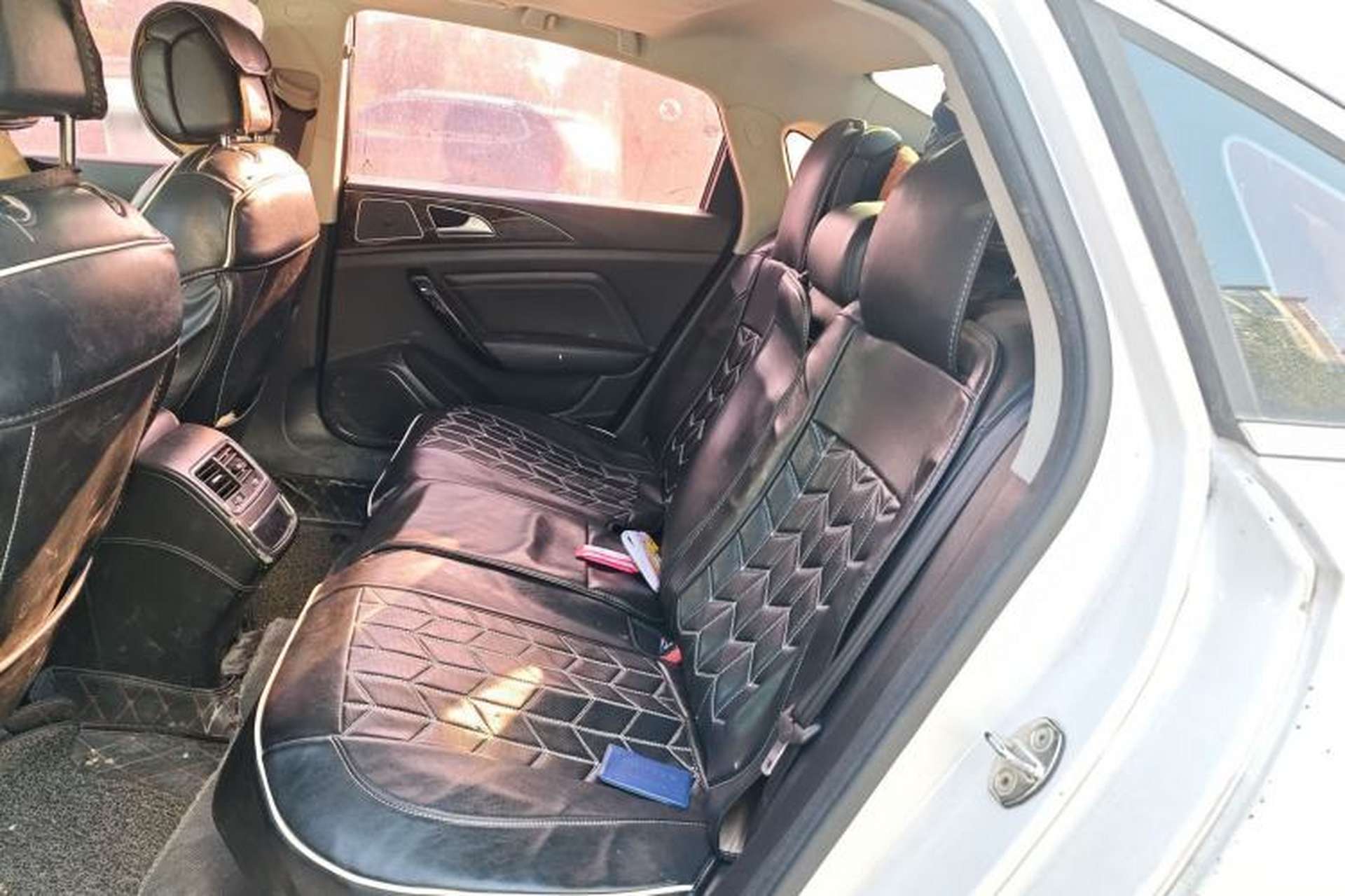 Used Zotye Z700 2016 1.8T DCT Prestige Edition Left Rear Seat