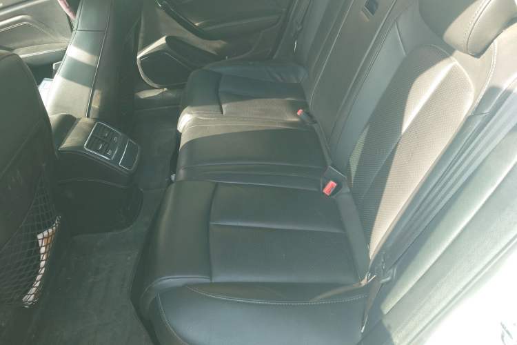 Used Zotye Z700 2016 1.8T DCT Elegant Version Left Rear Seat