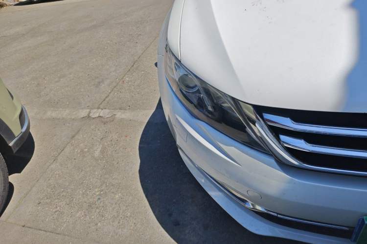Used Zotye Z700 2016 1.8T DCT Luxury Model Right Front Headlight