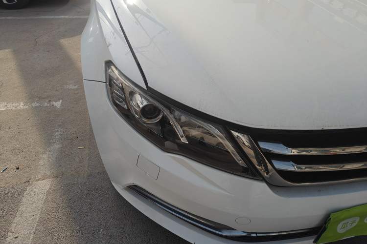 Used Zotye Z700 2016 1.8T Manual Luxury Model Right Front Headlight