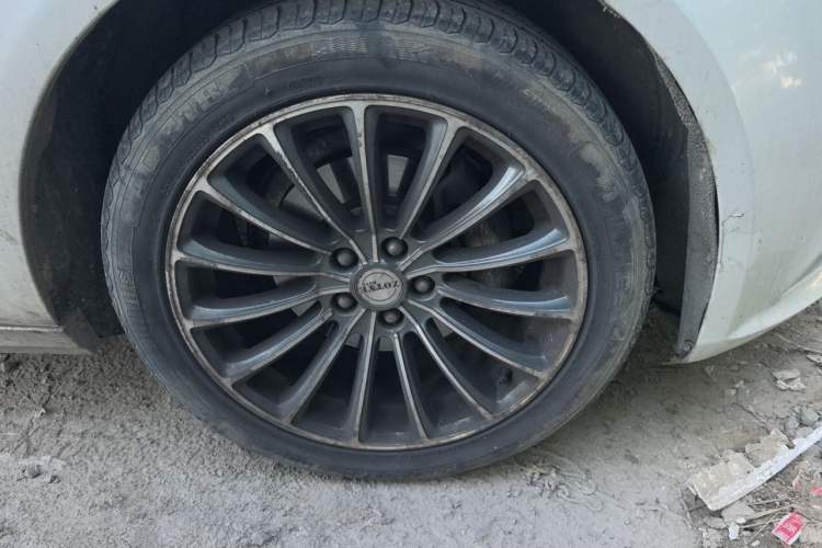Used Zotye Z700 2016 1.8T Manual Luxury Model Right Front Wheel Hub