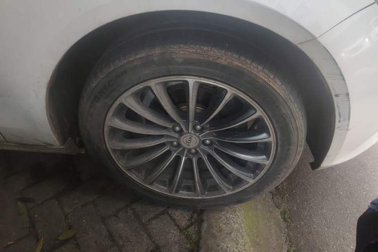 Used Zotye Z700 2016 1.8T Manual Luxury Model Right Front Wheel Hub