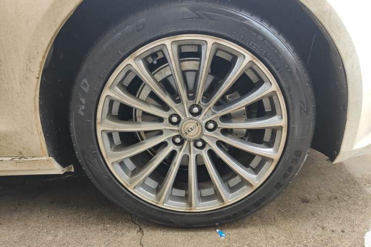 Used Zotye Z700 2016 1.8T DCT Prestige Edition Right Front Wheel Hub