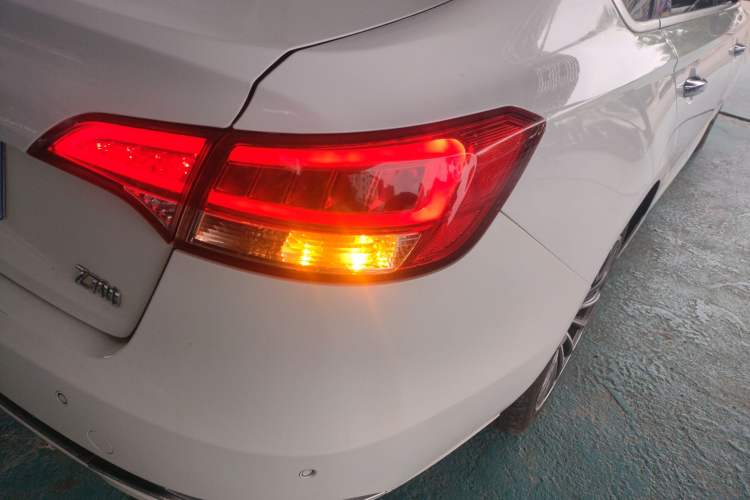 Used Zotye Z700 2016 1.8T DCT Prestige Edition Right Rear Taillight