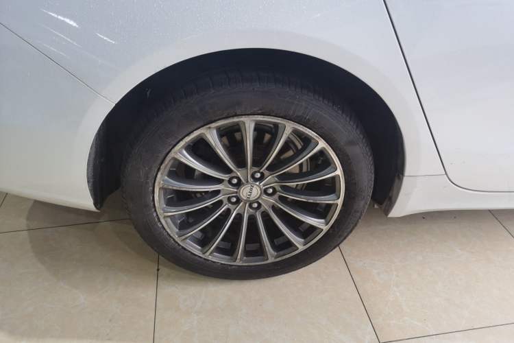 Used Zotye Z700 2016 1.8T DCT Prestige Edition Right Rear Wheel Hub