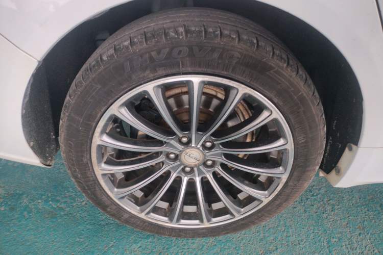 Used Zotye Z700 2016 1.8T DCT Prestige Edition Right Rear Wheel Hub