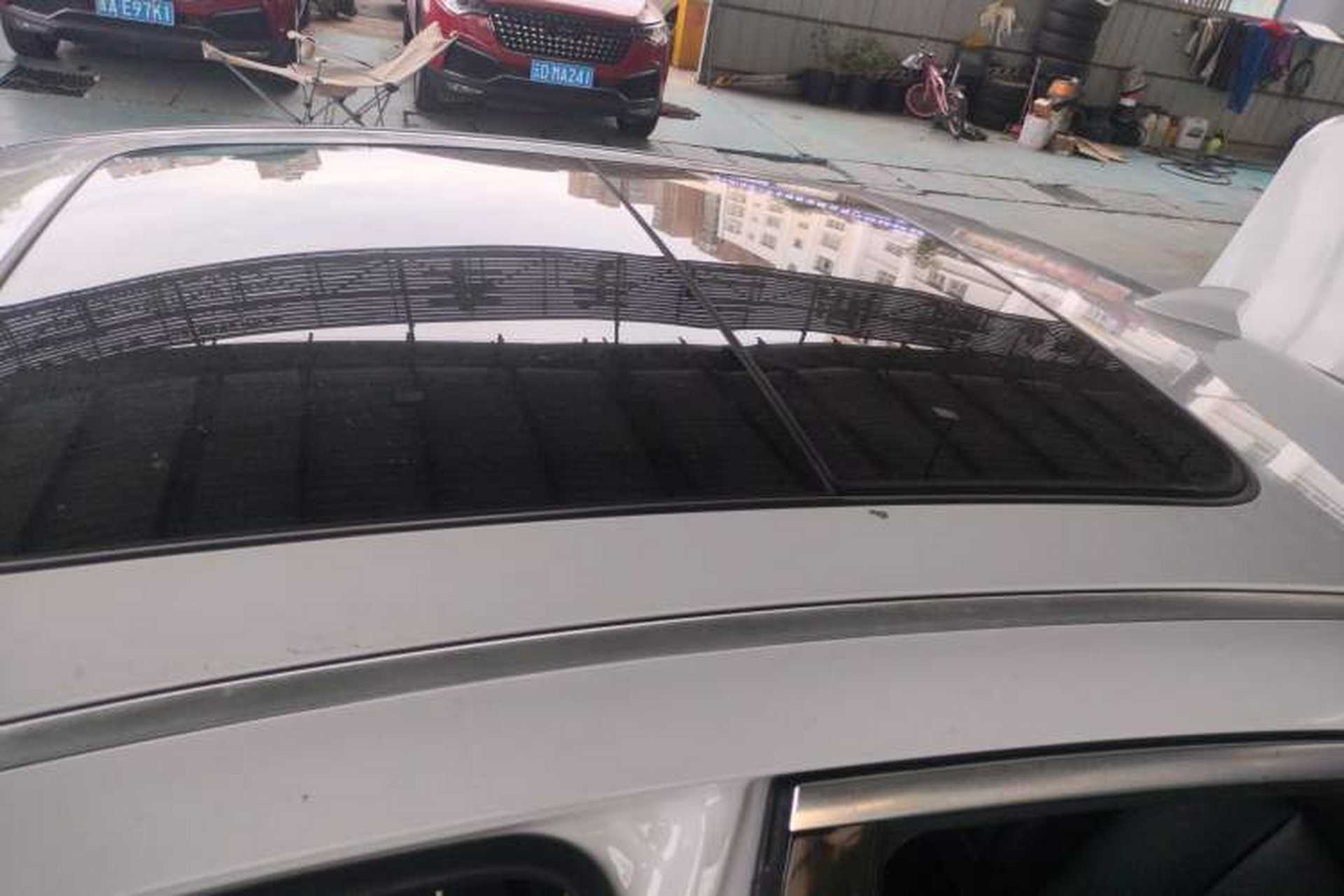 Used Zotye Z700 2016 1.8T DCT Prestige Edition Roof