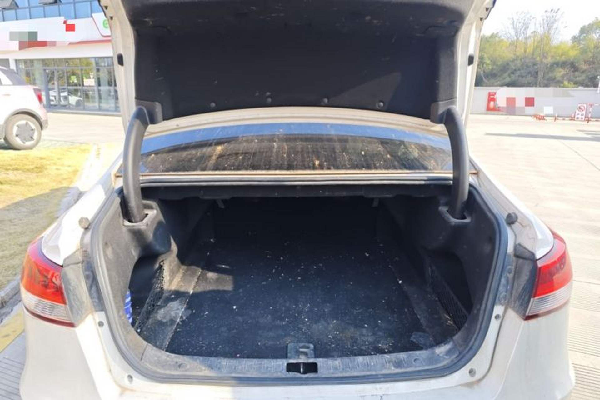 Used Zotye Z700 2016 1.8T DCT Prestige Edition Trunk