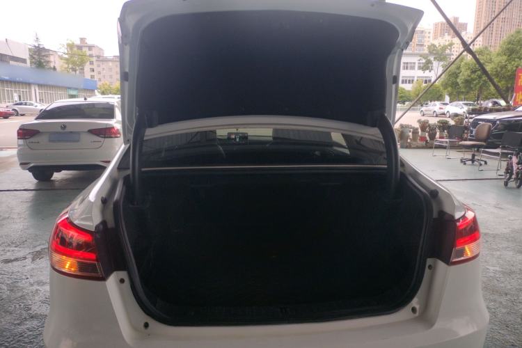 Used Zotye Z700 2016 1.8T DCT Prestige Edition Trunk