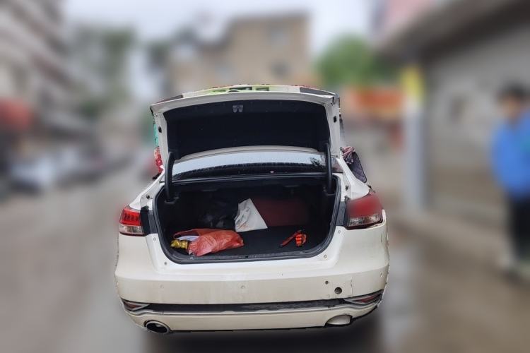 Used Zotye Z700 2016 1.8T DCT Prestige Edition Trunk