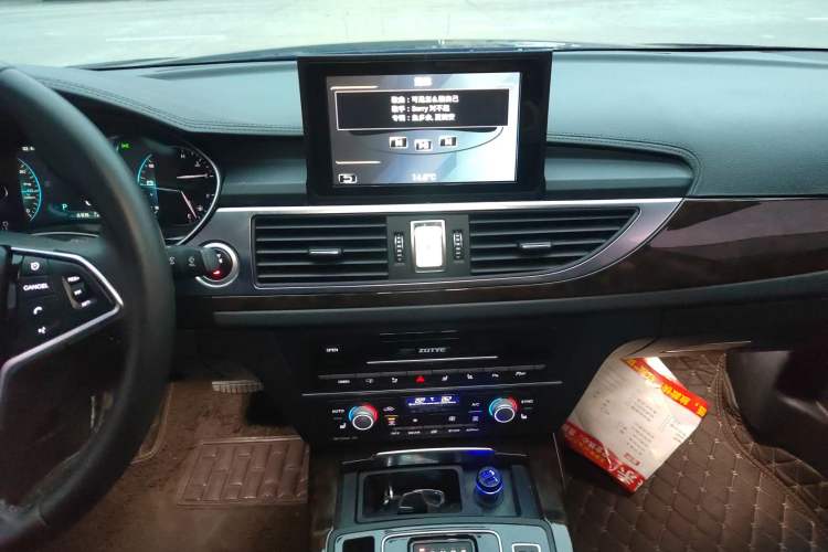 Used Zotye Z700 2018 Z700H 1.8T DCT Prestige Model Audio And AC Panel