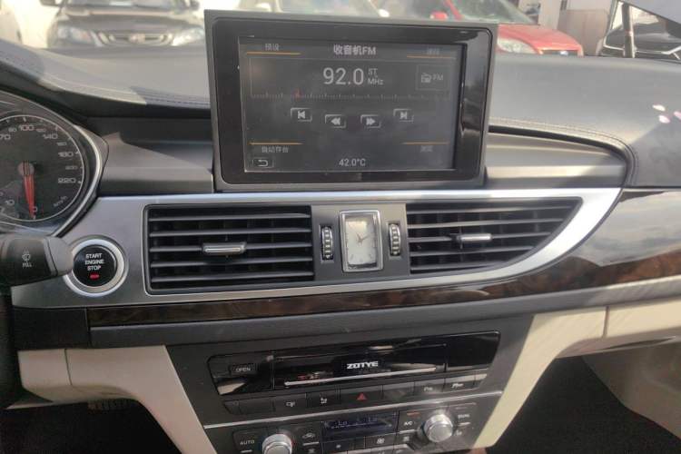 Used Zotye Z700 2018 Z700H 1.8T DCT Luxury Edition Audio And AC Panel