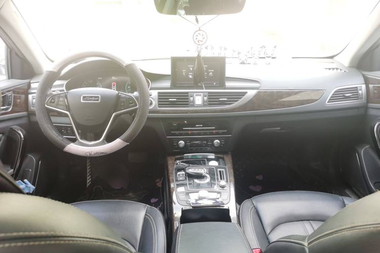 Used Zotye Z700 2018 Z700H 1.8T DCT Luxury Edition Center Console