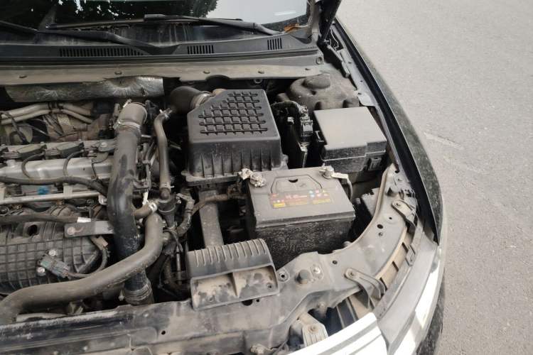 Used Zotye Z700 2018 Z700H 1.8T DCT Prestige Model Engine Bay Left