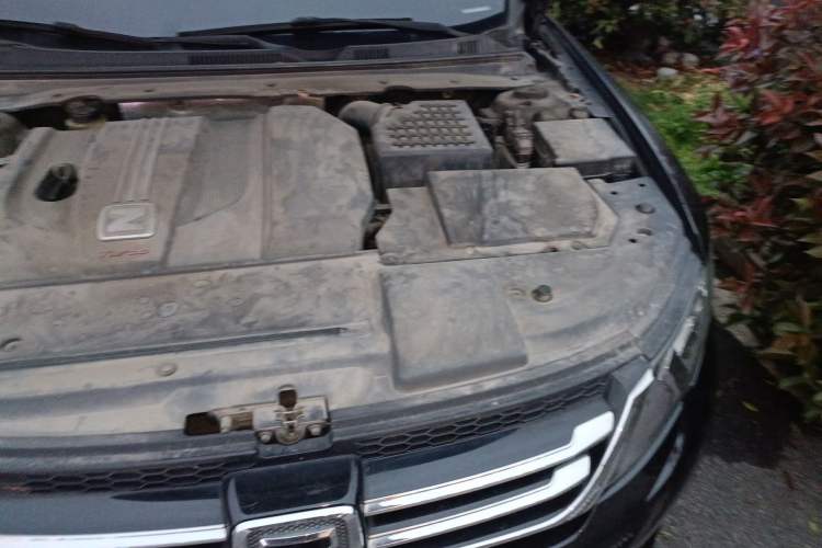 Used Zotye Z700 2018 Z700H 1.8T DCT Luxury Model Engine Bay Left