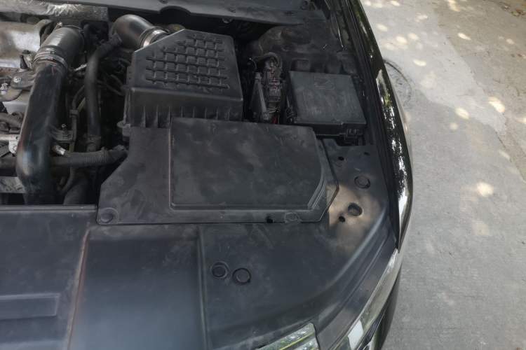 Used Zotye Z700 2018 Z700H 1.8T Manual Luxury Model Engine Bay Left