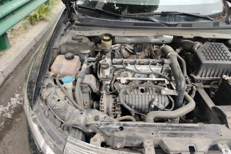 Used Zotye Z700 2018 Z700H 1.8T DCT Prestige Model Engine Bay Right