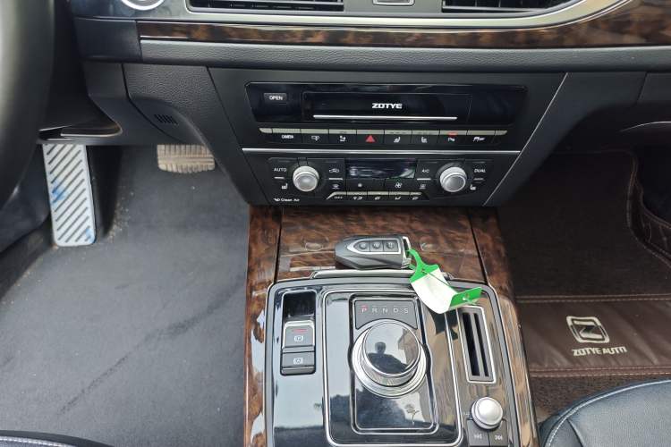 Used Zotye Z700 2018 Z700H 1.8T DCT Luxury Edition Gear Lever