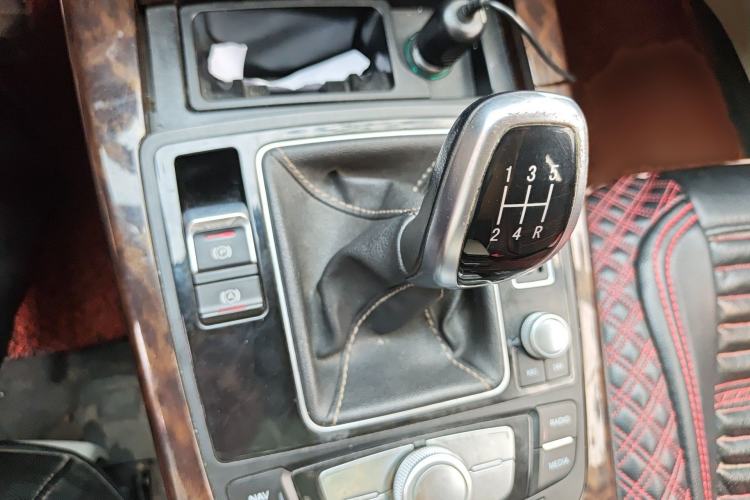 Used Zotye Z700 2018 Z700H 1.8T Manual Luxury Edition Gear Lever