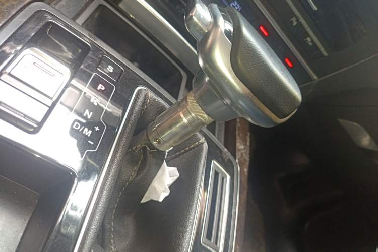 Used Zotye Z700 2018 Z700H 1.8T DCT Luxury Edition Gear Lever