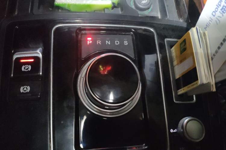 Used Zotye Z700 2018 Z700H 1.8T DCT Prestige Model Gear Lever