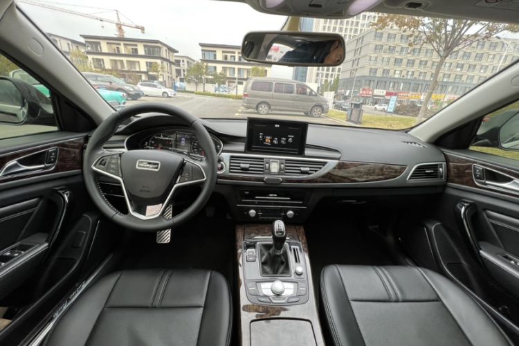 Used Zotye Z700 2018 Z700H 1.8T Manual Luxury Model Interior 10