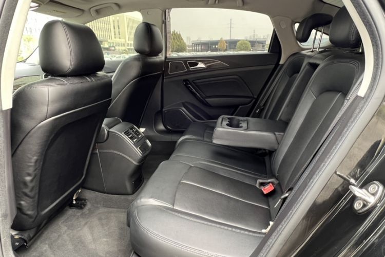 Used Zotye Z700 2018 Z700H 1.8T Manual Luxury Model Interior 2