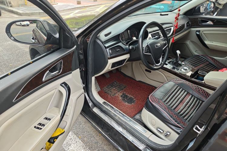 Used Zotye Z700 2018 Z700H 1.8T Manual Luxury Edition Interior 3