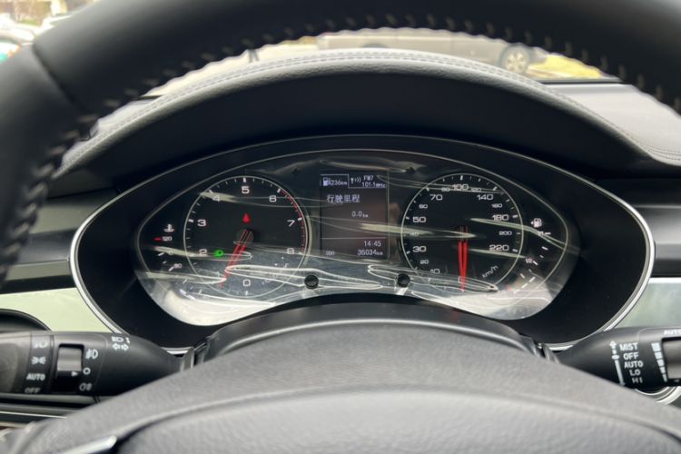 Used Zotye Z700 2018 Z700H 1.8T Manual Luxury Model Interior 7