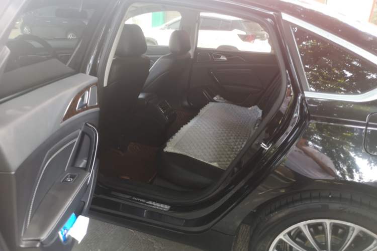 Used Zotye Z700 2018 Z700H 1.8T Manual Luxury Model Left Rear Seat