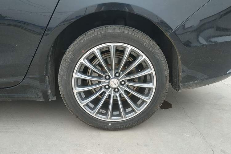 Used Zotye Z700 2018 Z700H 1.8T DCT Luxury Edition Left Rear Wheel Hub