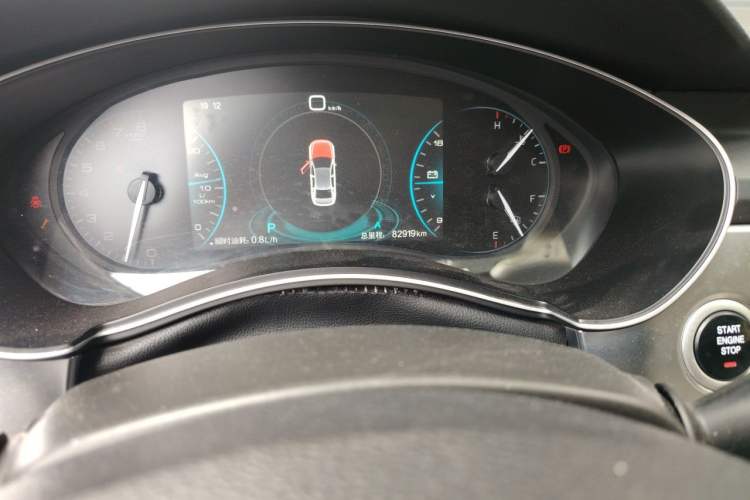 Used Zotye Z700 2018 Z700H 1.8T DCT Prestige Model Odometer Close Up