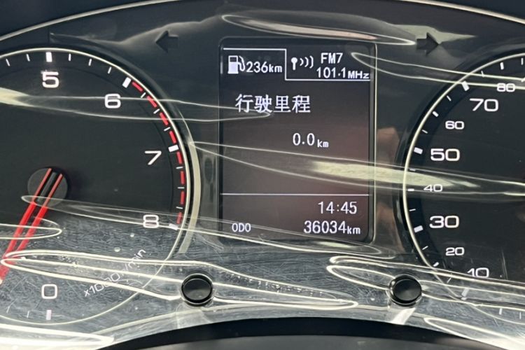 Used Zotye Z700 2018 Z700H 1.8T Manual Luxury Model Odometer Close Up