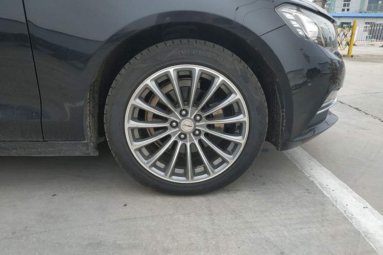 Used Zotye Z700 2018 Z700H 1.8T DCT Luxury Edition Right Front Wheel Hub