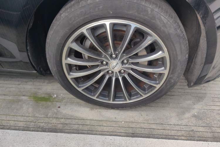 Used Zotye Z700 2018 Z700H 1.8T DCT Luxury Edition Right Front Wheel Hub
