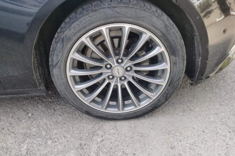 Used Zotye Z700 2018 Z700H 1.8T DCT Luxury Edition Right Front Wheel Hub