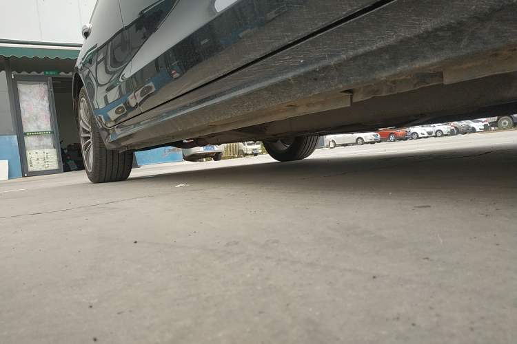 Used Zotye Z700 2018 Z700H 1.8T DCT Luxury Edition Right Side Sill