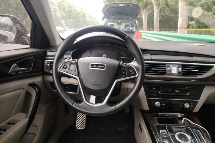 Used Zotye Z700 2018 Z700H 1.8T DCT Prestige Model Steering Wheel