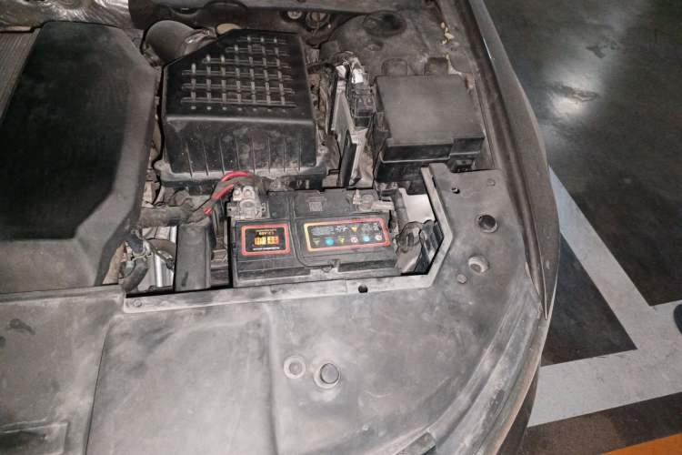 Used Zotye Z700 2018 Z700H 1.8T DCT Prestige Model Engine Bay Left