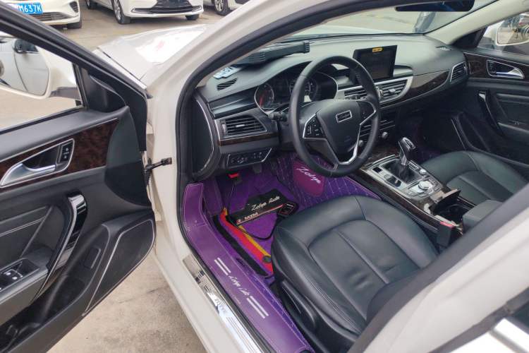 Used Zotye Z700 2018 Z700H 1.8T Manual Luxury Model Driver Seat