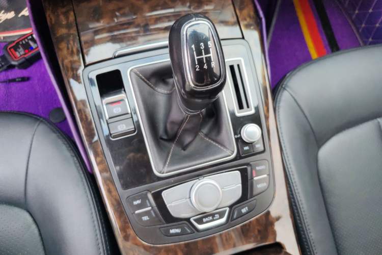 Used Zotye Z700 2018 Z700H 1.8T Manual Luxury Model Gear Lever