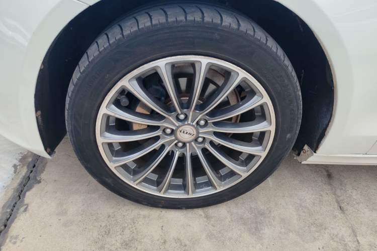 Used Zotye Z700 2018 Z700H 1.8T Manual Luxury Model Left Front Wheel Hub