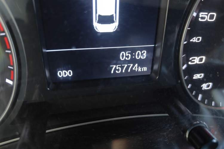 Used Zotye Z700 2018 Z700H 1.8T Manual Luxury Edition Odometer Close Up