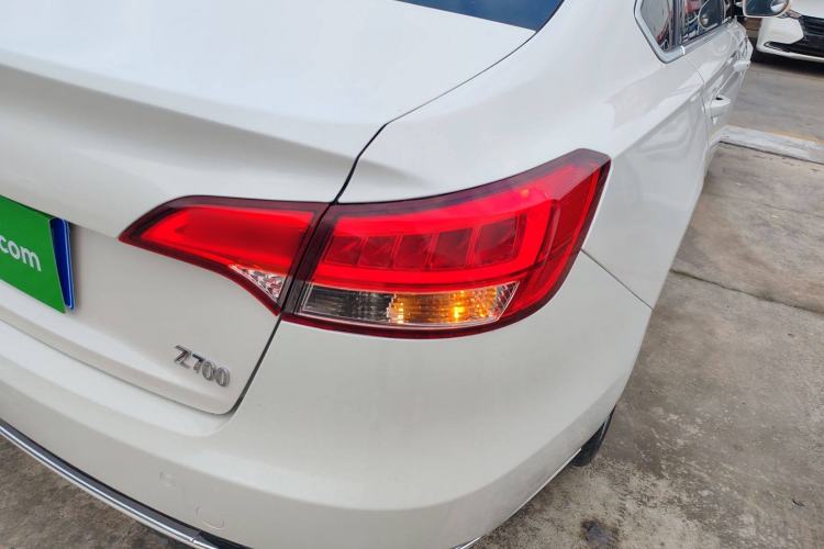 Used Zotye Z700 2018 Z700H 1.8T Manual Luxury Model Right Rear Taillight