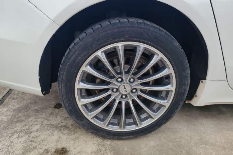 Used Zotye Z700 2018 Z700H 1.8T Manual Luxury Model Right Rear Wheel Hub