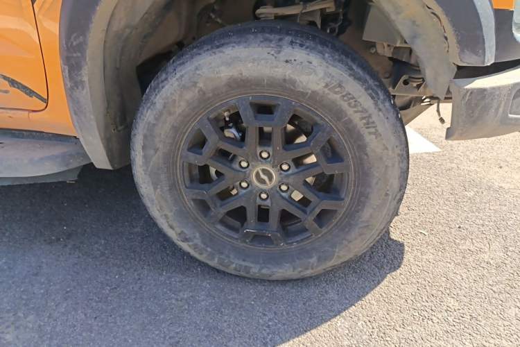 Used Zxauto 1949 2022 2.3T Commercial Version Diesel Manual 4x4 Luxury Big Double-Cab Right Front Wheel Hub