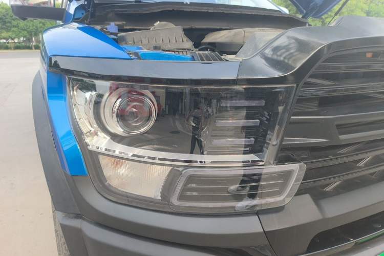 Used Zxauto 1949 2023 2.3T Passenger Version Diesel Automatic 4x4 Ultra-Luxury Standard Double Right Front Headlight