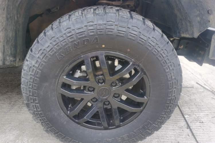 Used Zxauto 1949 2024 2.3T Passenger Version Diesel Automatic 4x4 Comfort Class Standard Cab Right Front Wheel Hub