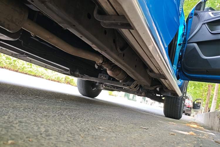 Used Zxauto 1986 2023 2.8T Heavy-Duty Manual Diesel Two-Wheel Drive Big Double Cab JE493ZLQ6E Right Side Sill
